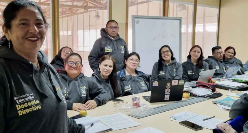 Profesores de colegios oficiales asistiendo a capacitaciones para el fortalecimiento de la educación en Soacha.