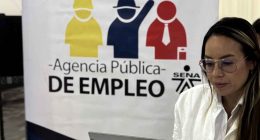 Ciudadanos participando en la feria de empleo en Soacha organizada por la Alcaldía y el SENA.