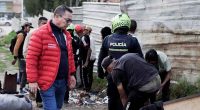 Unidades de la Policía y la Alcaldía de Soacha realizando el desmonte de estructuras informales en el sector de Terragrande durante el Plan Cazador.