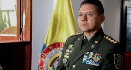 Uniformados de la Policía Nacional preparándose para los operativos de control y seguridad en Soacha durante las votaciones.