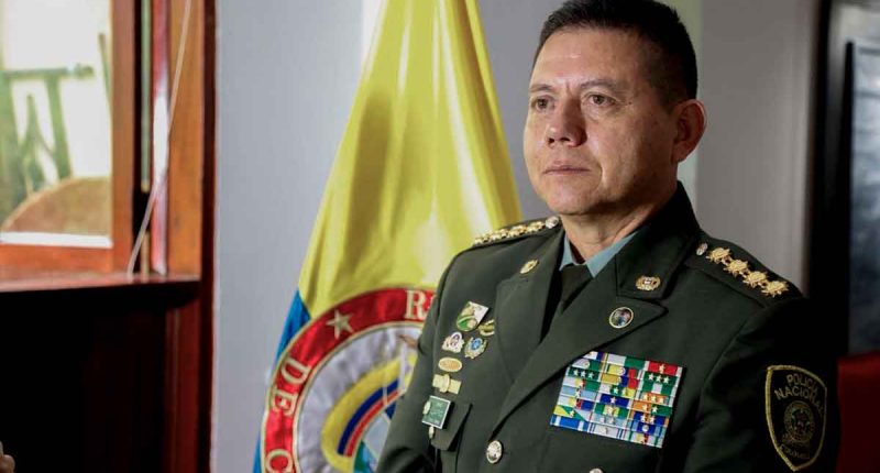Uniformados de la Policía Nacional preparándose para los operativos de control y seguridad en Soacha durante las votaciones.