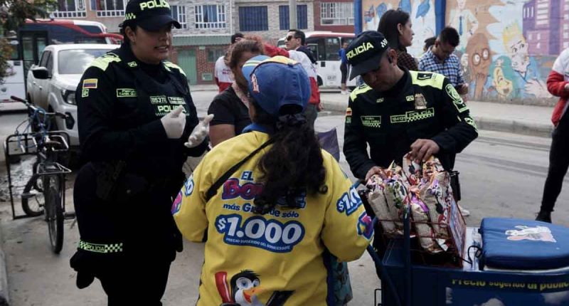 Autoridades de Soacha realizando operativos de prevención en los entornos de instituciones educativas.