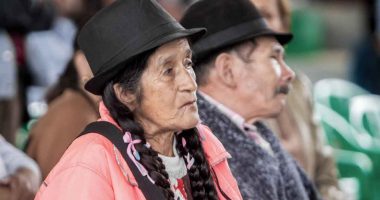 Gobernador Jorge Emilio Rey Ángel compartiendo con campesinos en cultivo de Cundinamarca.