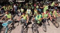 Estudiantes en Cundinamarca participando en la estrategia de movilidad activa y segura.