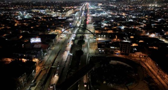 Agentes de tránsito y drones monitoreando el flujo vehicular en las vías de Cundinamarca.