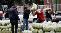 Funcionarios de la Alcaldía de Soacha realizando operativos de recuperación del espacio público.