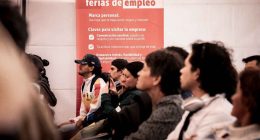 Afiche informativo de la convocatoria laboral virtual de MENTIUS SAS para asesores comerciales en Bogotá.