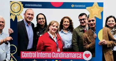 Funcionarios y ciudadanos participando en la jornada de rendición de cuentas y transparencia en Soacha.