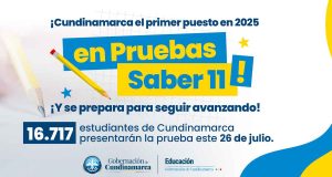 Jóvenes cundinamarqueses ingresando a las instituciones educativas para presentar las Pruebas Saber 11 del ICFES.