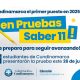 Jóvenes cundinamarqueses ingresando a las instituciones educativas para presentar las Pruebas Saber 11 del ICFES.