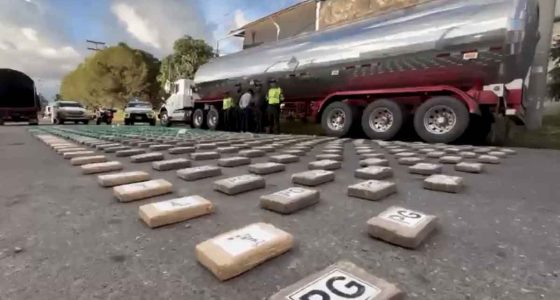 Cargamento de 657 kilogramos de cocaína incautado por la Policía en el peaje de Chinauta.
