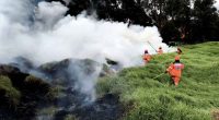 Equipos de emergencia de Soacha realizando labores de vigilancia en áreas de vegetación.