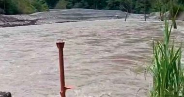 Equipos de Gestión del Riesgo y Bomberos monitoreando los niveles del río Negro en Cundinamarca.