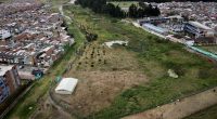 Vista aérea del Humedal Santa Ana tras la recuperación de su espejo de agua y cerramiento.