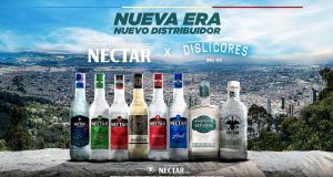 Botellas de aguardiente Néctar y Ron Santa Fe de la Empresa de Licores de Cundinamarca.