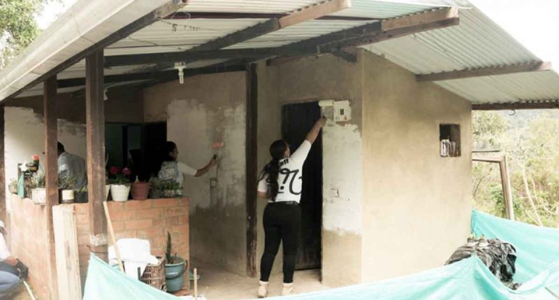 Jornada de mejoramiento de vivienda en Cundinamarca para familias con niños que enfrentan enfermedades huérfanas y terminales.