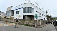 Infraestructura moderna del nuevo centro de salud en el municipio de Une, Cundinamarca.