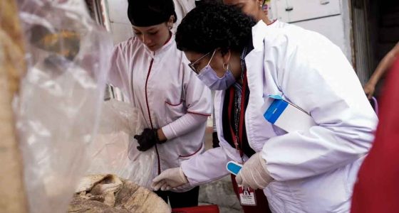 Equipo de la SecretarÃa de Salud de Soacha realizando inspecciones sanitarias y de control de alimentos en establecimientos comerciales.