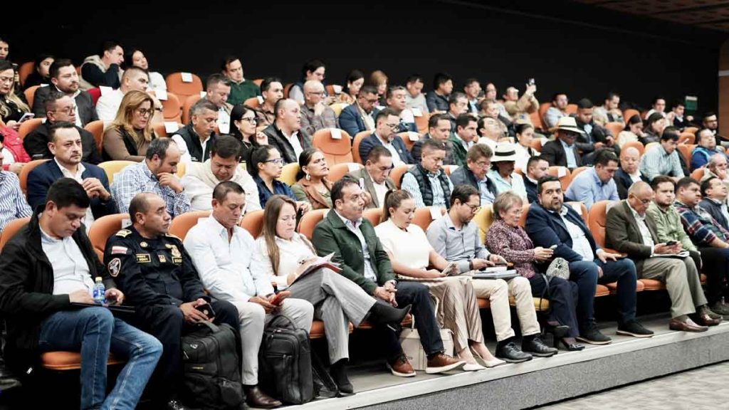 Alcaldes de Cundinamarca reunidos en el Salón de Gobernadores de la Gobernación.