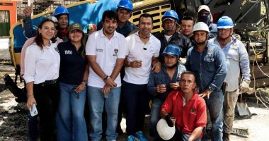 Maquinaria especializada y trabajos de pavimentación en las calles del municipio de Girardot.