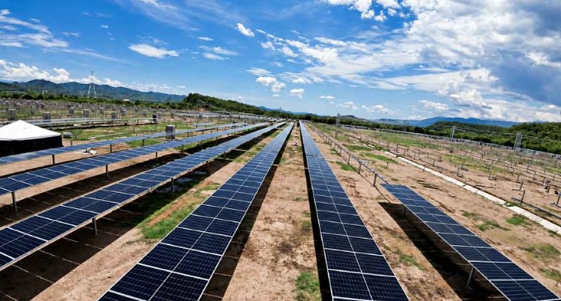 Paneles solares instalados para alimentar las plantas de bombeo del acueducto en el municipio de Jerusalén.