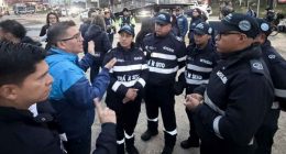 Vehículos circulando por el corredor de la calle 13 durante los operativos de control y gestión del tráfico.