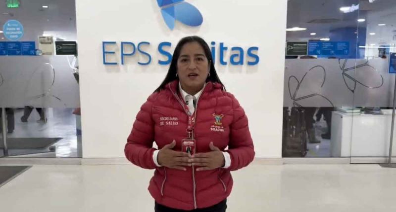 Funcionarios de la Secretaría de Salud de Soacha supervisando la atención y entrega de medicamentos a usuarios de EPS Sanitas.