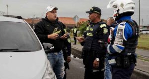 Unidades de la Policía Metropolitana de Soacha realizando patrullajes de prevención y control vial durante la semana de receso.